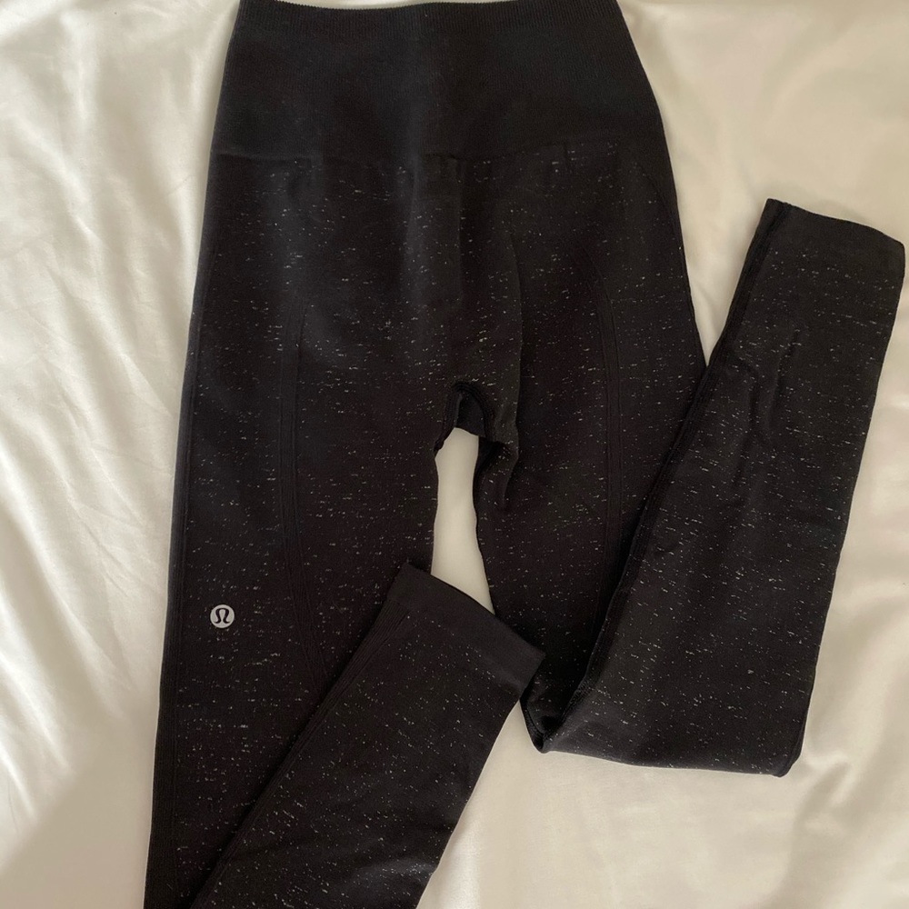 Black lululemon leggings